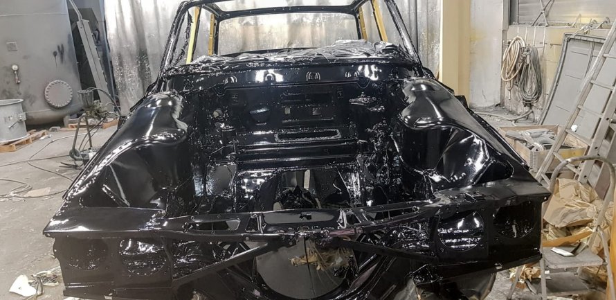 Rover P6 3500S: next job ..... Overhauled V8 /LT77