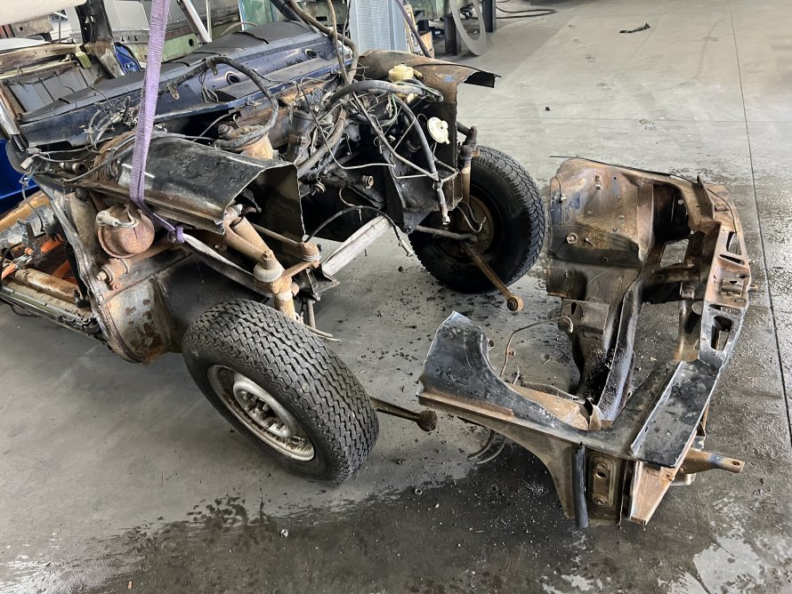 Rover P6 front verwijderen