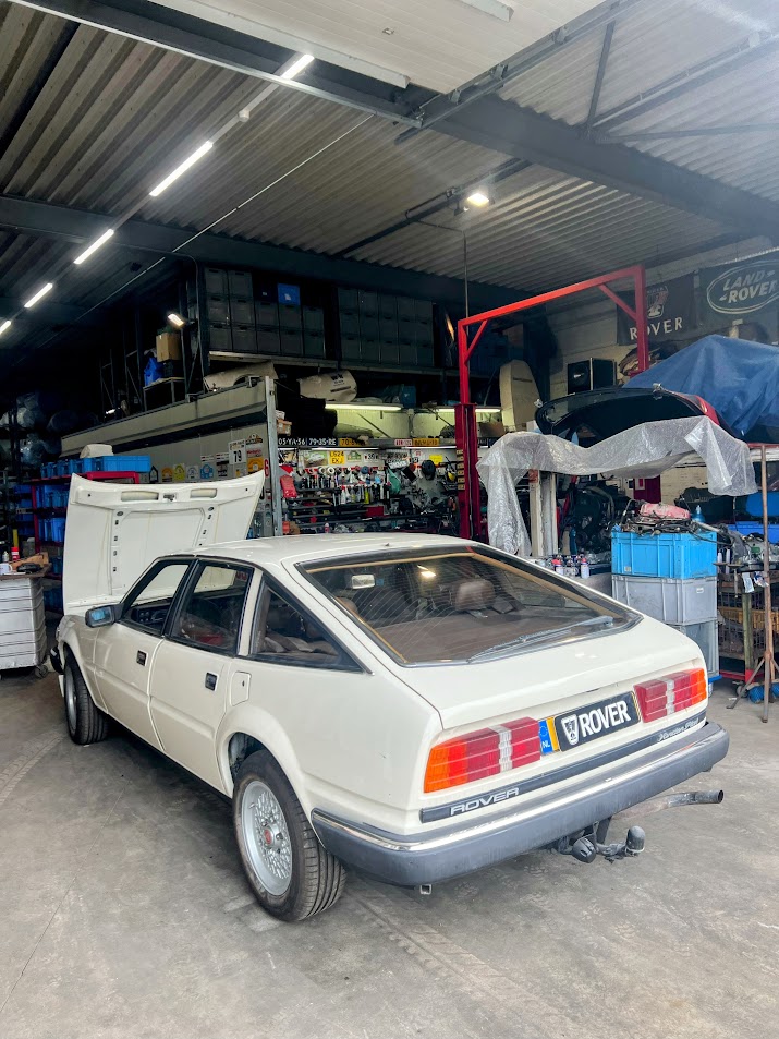 Rover SD1 V8, motor loopt weer; veel vervuiling na lang stilstaan......