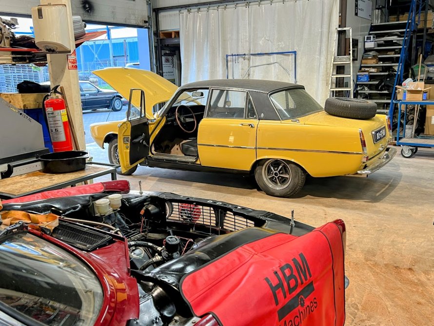 afbouw Rover P6 3500S laatste fase ..........