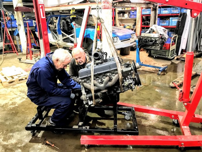 Afbouwen Rover V8 "Rob"