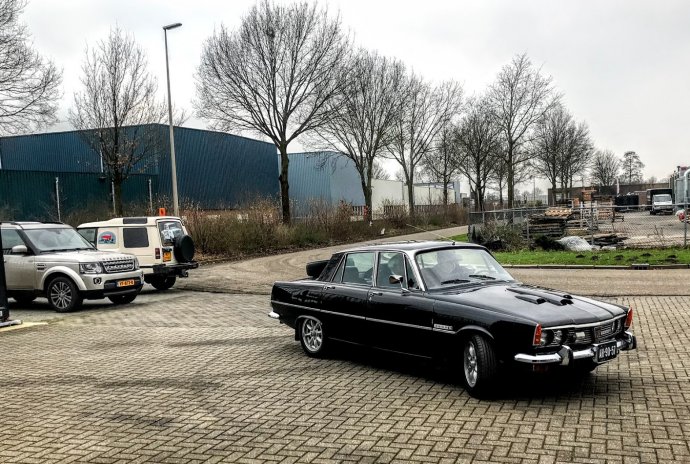 Rover P6 3500S NADA op bezoek : LPG verdamper vervangen