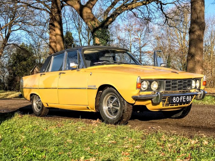 Deze 3500S ondergaat een volledige revisie/paint job !