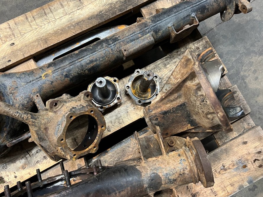 DAKAR 4x4 assen gereed voor stralen & poedercoaten