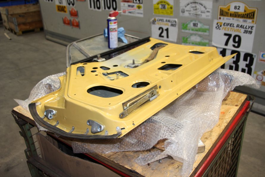 Rover P6 3500S Almond Yellow