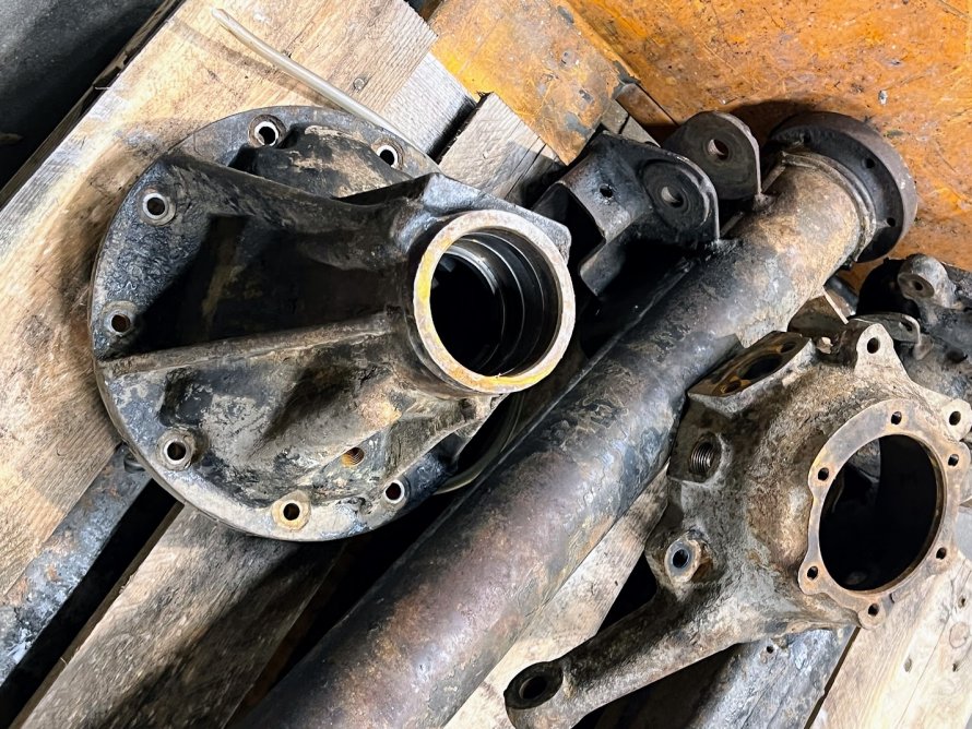 DAKAR 4x4 assen gereed voor stralen & poedercoaten