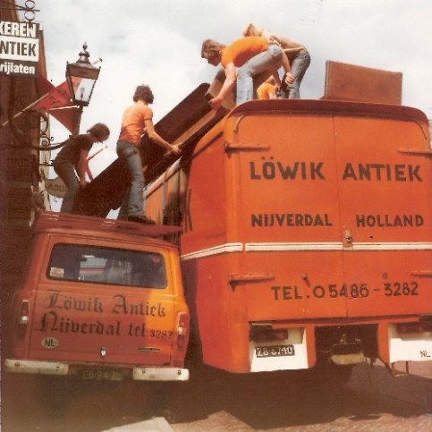 Uit de OUDE DOOS................ 1